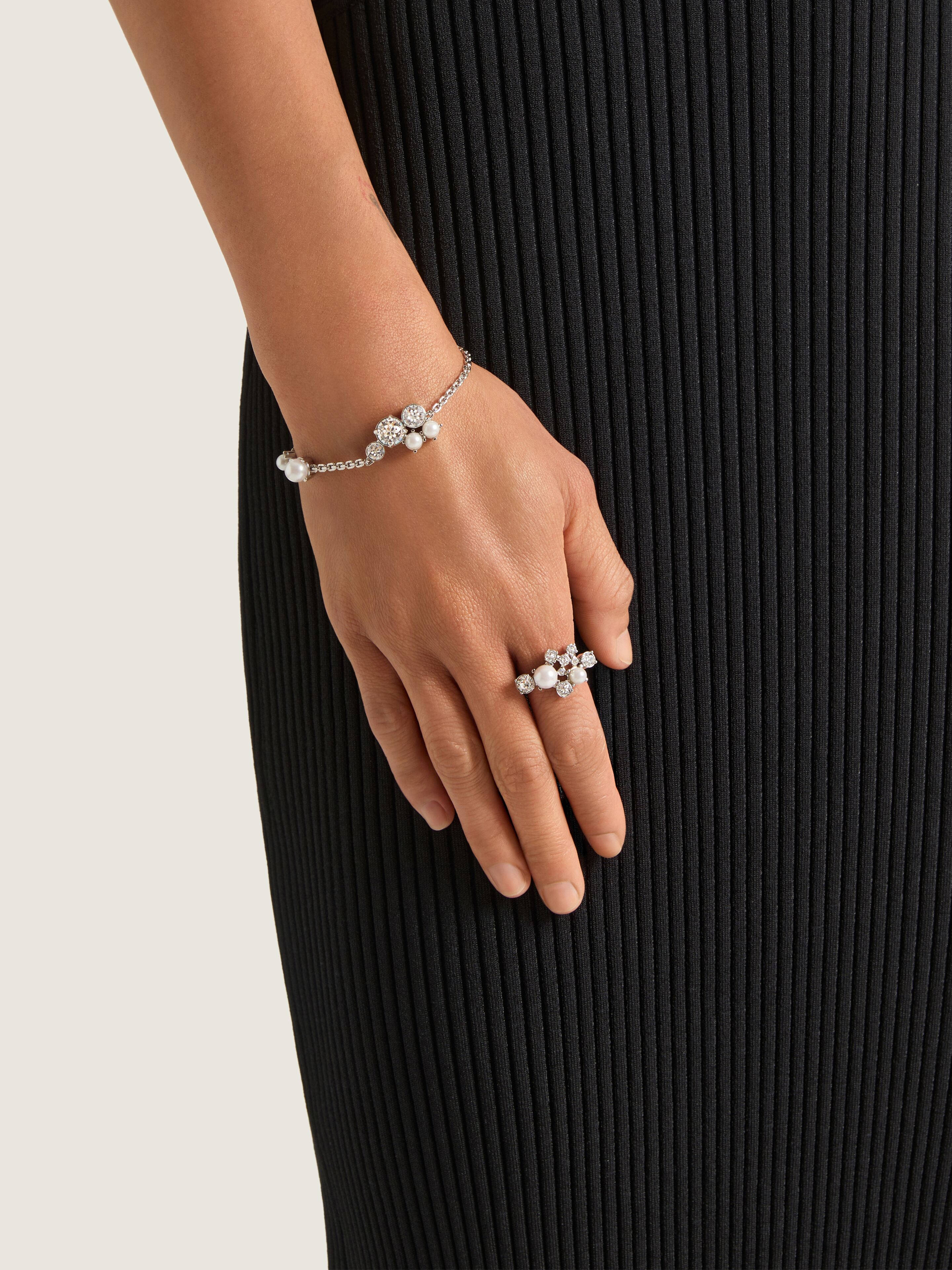 Crystal Pearl ring in metal, crystals and pearls